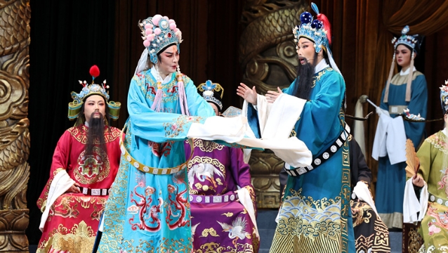 紹興市越劇團(tuán)成團(tuán)首部越劇《孟麗君》在更俗劇院上演